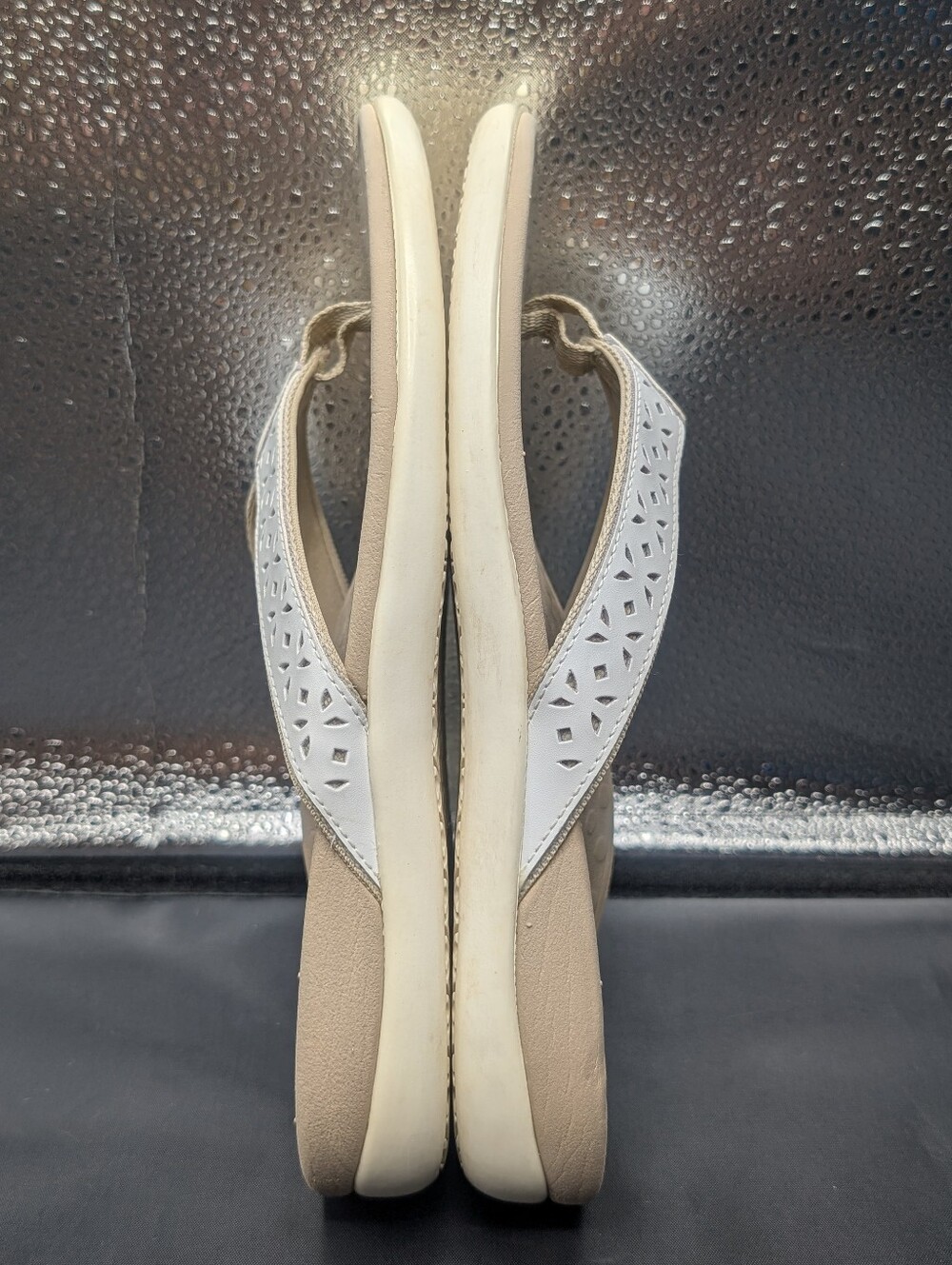 Vionic Women's Casandra Flip Flops White Leather - Picture 9 of 12